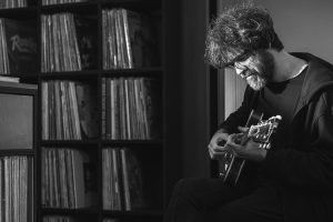 Gorka Urbizu comparte fechas de presentación de “Hasiera Bat”