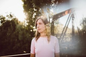 You want to hear Anaïs Vila's folk in 'Loop'