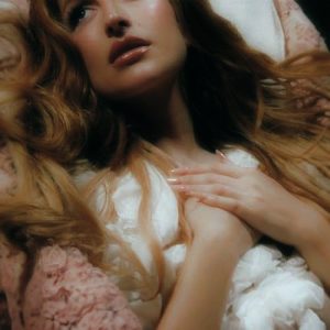 Belén Aguilera makes a pact with the devil and becomes 'LOLITA'