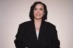 Demi Lovato sings 'Heart Attack' at heart health event