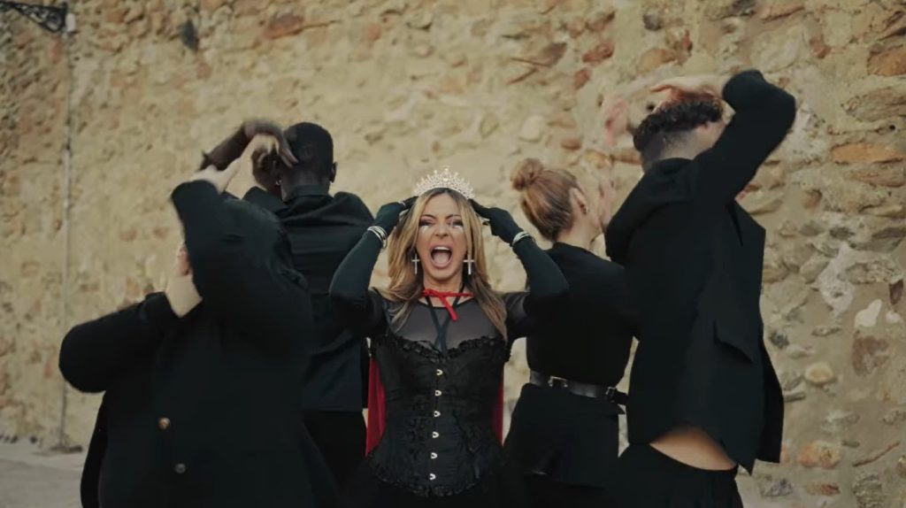 Merche "reopen your mind" in 'I am a Survivor'