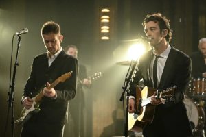 The 1975 versionan “Now Is The Hour” para la banda sonora de “The New Look”