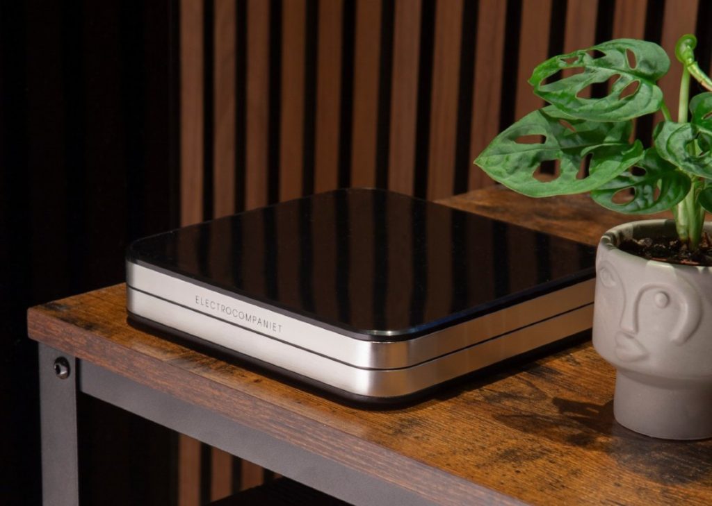 Rena SA-2 and Rena S2 network music player by Electrocompaniet