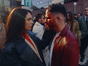 Alizzz and his girl, lost in the crowd
