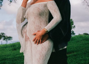 Justin Bieber announces that he is having his first baby