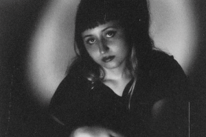 “como una foto”, primer tema del EP de julia amor