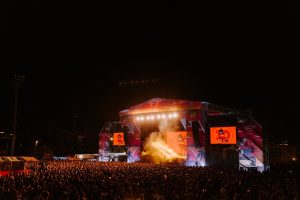 The 90s triumph in Low with Suede and Los Planetas, who go beyond 'Super 8'