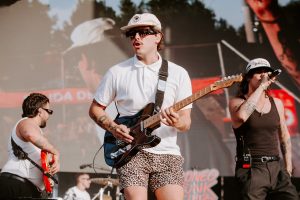 La Plazuela and Barry B shine at Low despite the masses at Arde Bogotá