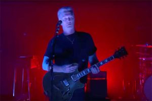 Josh Homme (Queens Of The Stone Age) operado de urgencia