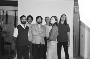 Vez Era revives the guitars of the 90s in 'Aparador'