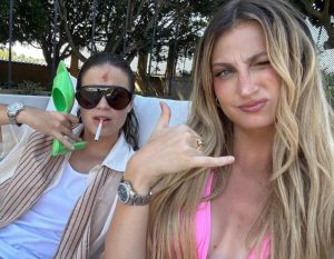 Mushkaa and Julieta have a good time to the rhythm of Brazilian funk