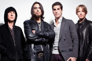 Jane's Addiction members fight during concert