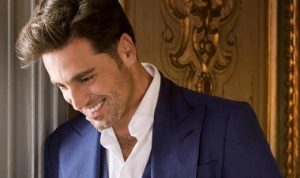 Bustamante says he invented "masculine deconstruction"