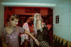 LA CINC, Apolo's afternoon, hosts La Casa de Muñecas once a month