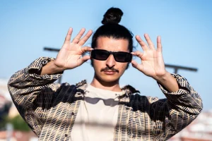 G. Parsi comparte “Parpadeos”, su larga duración