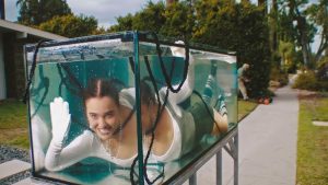 Carly Gibert, on tour, is the Catalan who writes for Lisa and Jennie