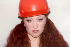 Chappell Roan se entrega al country pop con “The Giver”