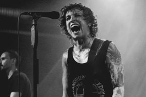 Laura Jane Grace anuncia nuevo disco, “Adventure Club”, para julio