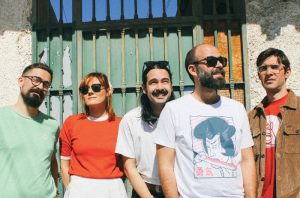 Little Evil (Back) suffer an 'love epilepsy'