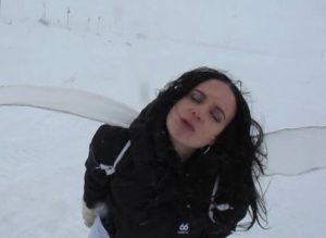 Mø Pota 9 times about his list of obligations in 'Keep Møving'