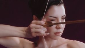 'Cupid's Girl': Marina winks one eye, he points ... and right?