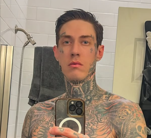 Miley's brother criticizes Katy Perry for copying her sister