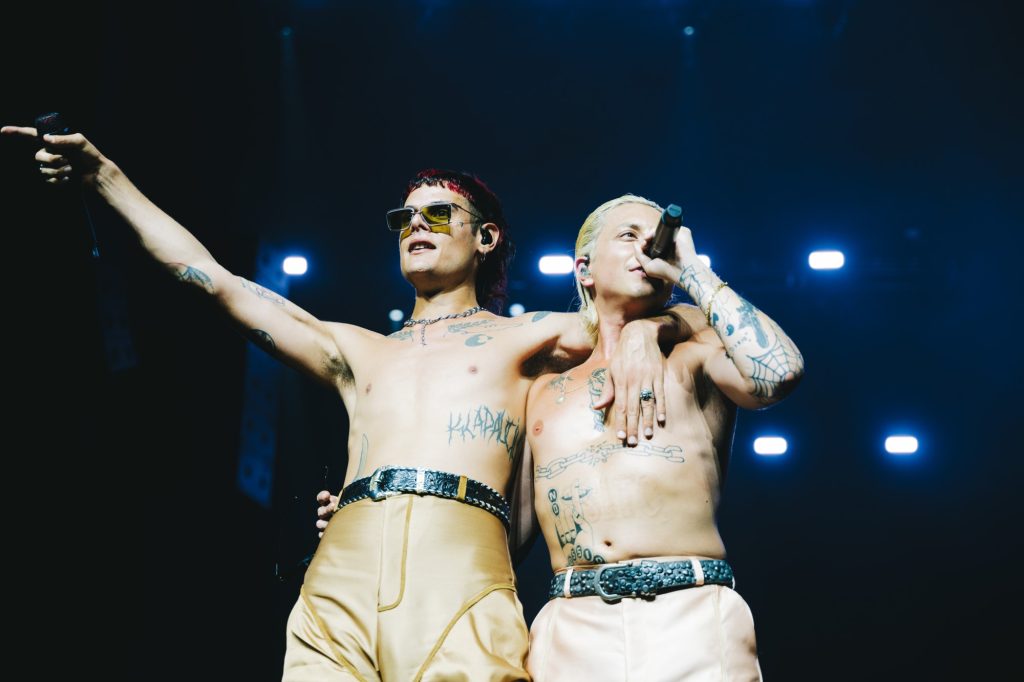 Ca7riel and Paco Amoroso: virtuosity and codes for new generations