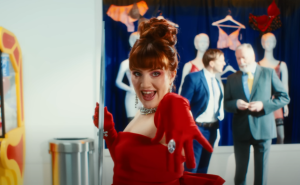 A hilarious CMAT just wants you to take a "sexy photo"