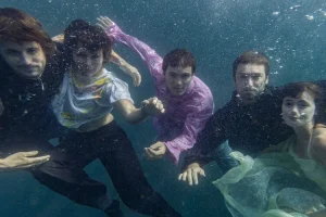 Floodlights presentaran “Underneath” al público español en septiembre