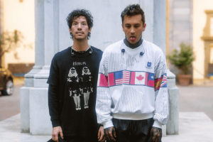 Los fans de Twenty One Pilots se unen para recuperar un bombo