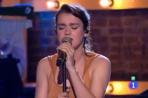 Amaia converts 'those of Shakira's intuition' in Cante Jondo