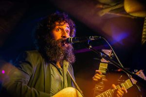 Ángel Stanich se acerca al realismo mágico en “Os traigo amor”