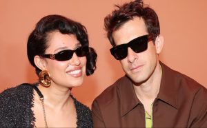 Mark Ronson and Raye look in 'Suzanne' the new 'Valerie'