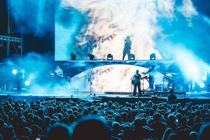 Mikel Izal despedirá “El miedo y el paraíso” con siete grandes conciertos