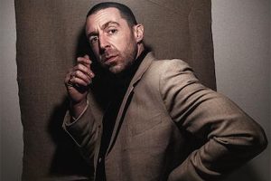 Miles Kane comparte “Love Is Cruel”, producida por Dan Auerbach