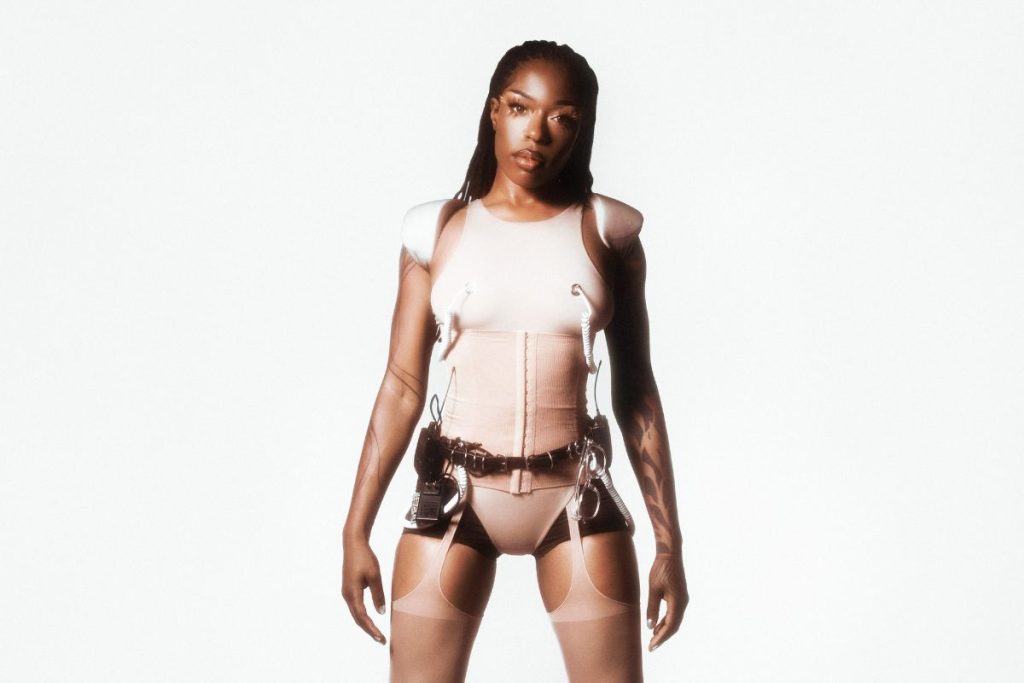 Sudan Archives is not "dead" or remotely