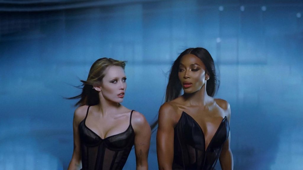 Miley Cyrus will not resurrect the era for her video with Naomi Campbell