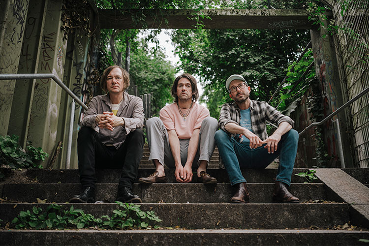 Bright Eyes junto a Hurray For The Riff Raff en “Dyslexic Palindrome”