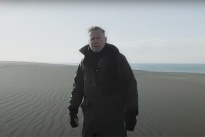 Bryan Adams publica “Roll With The Punches” y nuevo videoclip