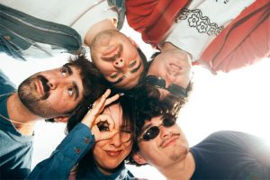 Bum Motion Club cuentan con Repion para “La Grieta (Una casa)”