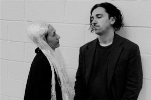 Caballos Yonkis junto a Cristina (El Columpio Asesino) en “Arde”