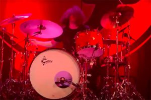 Foo Fighters estrenan a su nuevo batería en directo