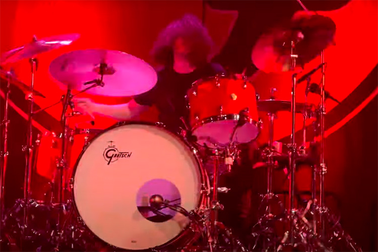 Foo Fighters estrenan a su nuevo batería en directo