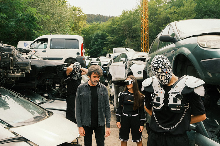 Merina Gris invitan a Gorka Urbizu a su “Tesla Bat Sutan”