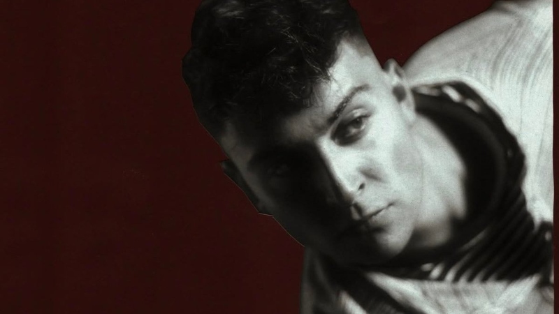 Juanjo Bona offers a Pop-Punk Naif next to Hate Confeti