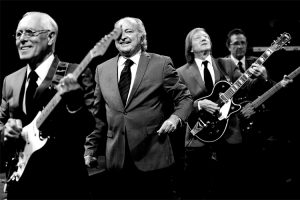 Los Premis Altaveu reconocen a Los Sírex, Som Valencia, Cala Vento y otros