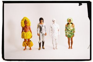 Ypnosi apuestan por el catalán en “L'atracador del poble”