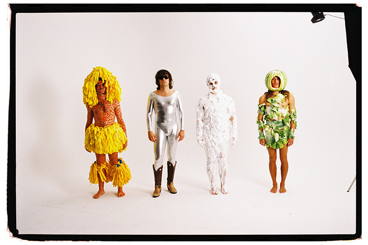 Ypnosi apuestan por el catalán en “L'atracador del poble”