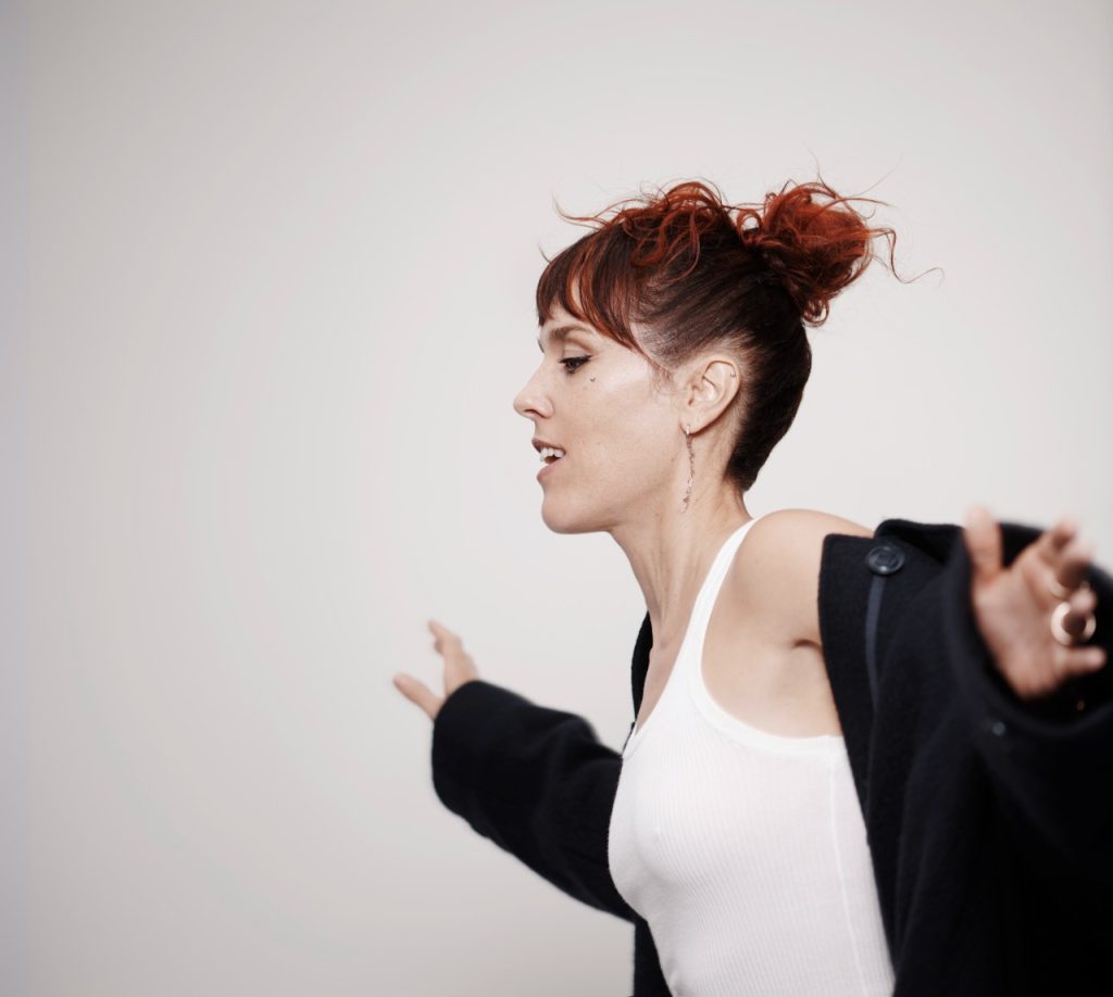 Zaz explains the richness of 'Sains et saufs' in a beautiful showcase