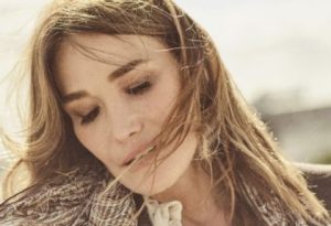 Carla Bruni accompanies her husband to prison